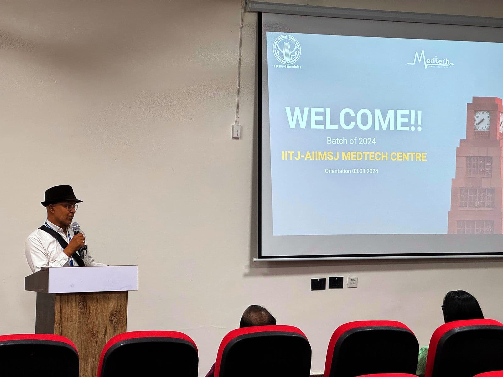 Students and faculty during the orientation of the 2024 batch
