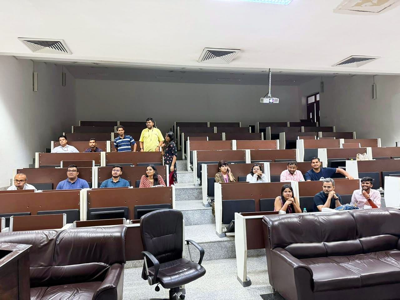 Students and faculty during the orientation of the 2024 batch