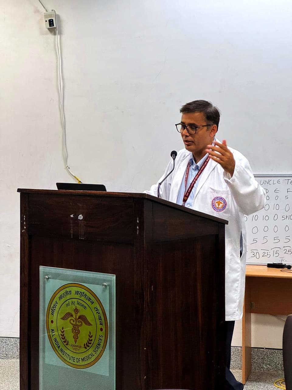 Students and faculty during the orientation of the 2024 batch